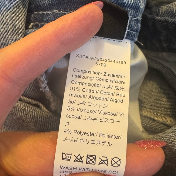 2 FOR $20 SHEIN Distressed Denim Short Overalls Bibs Acid Wash Stretch 2 - Picture 8 of 8